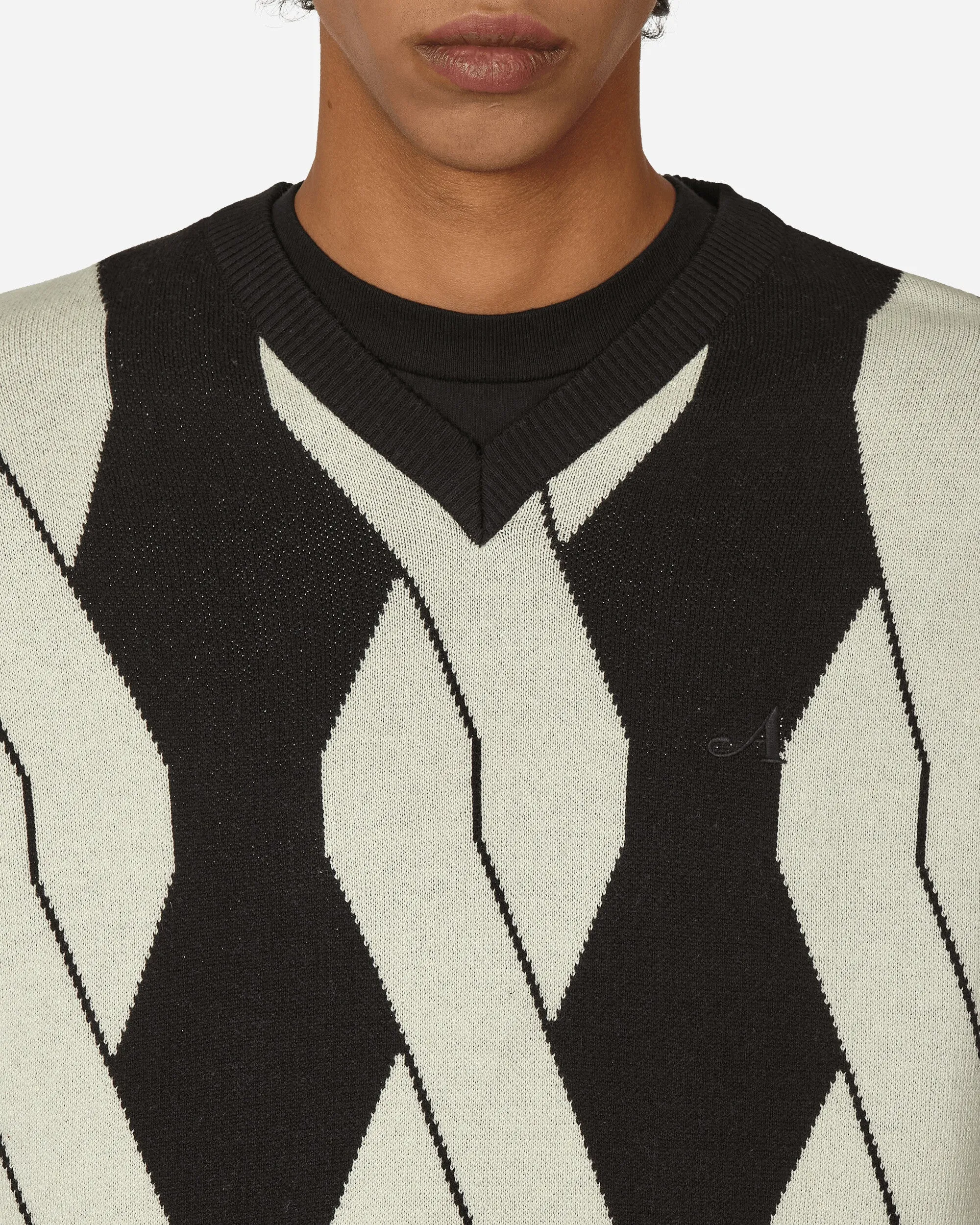 Cable Sweater Vest Black / White
