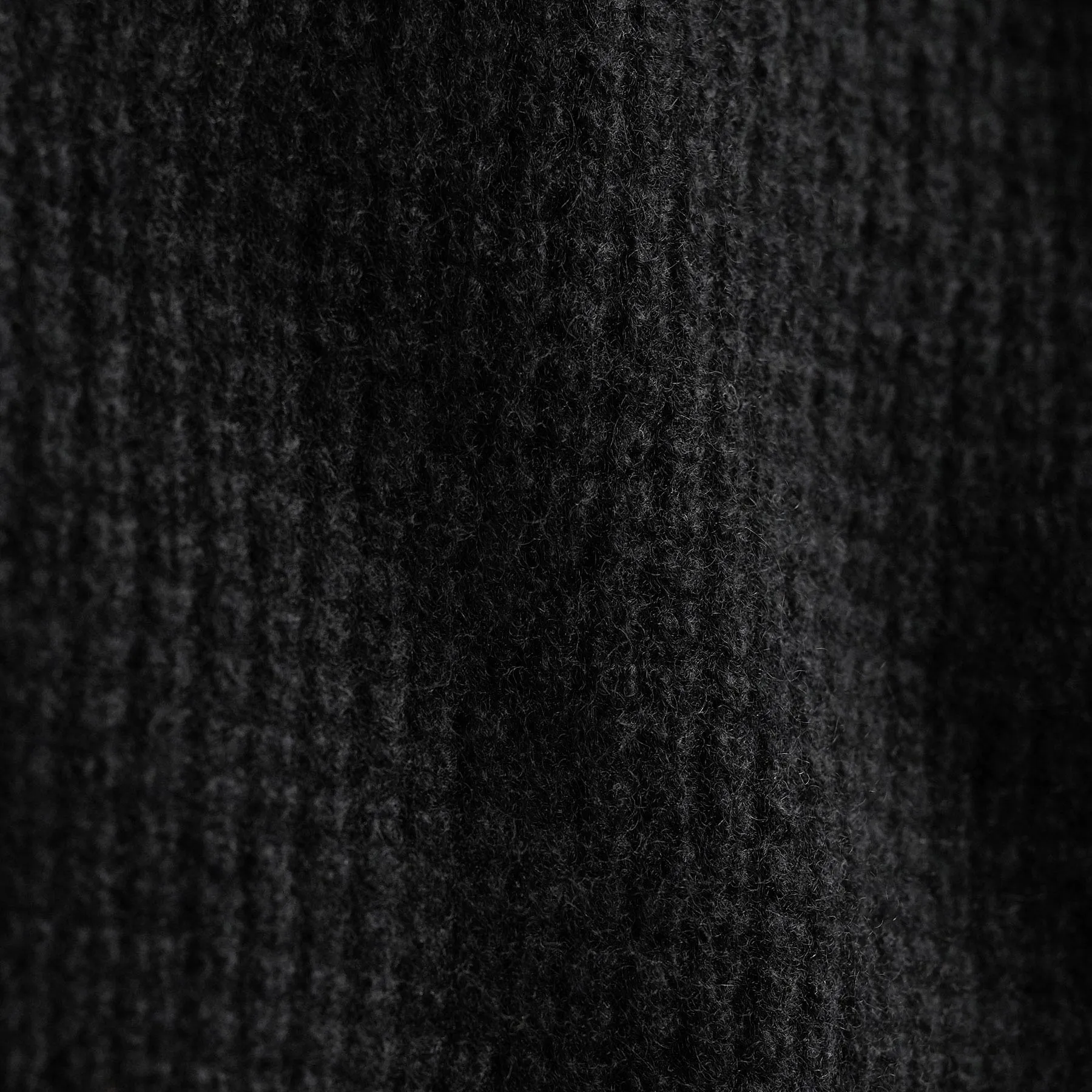 Cashmere Knit Raglan Crew - True Black